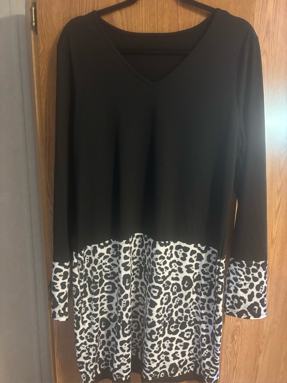 Black & White Leopard Hem V-Neck Women's Dress
